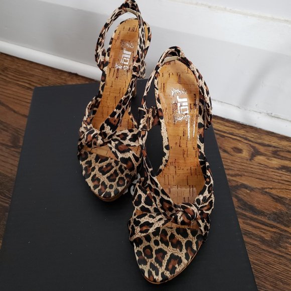 JLo Satin Leopard Print High Heels (size 6M) - Picture 3 of 5